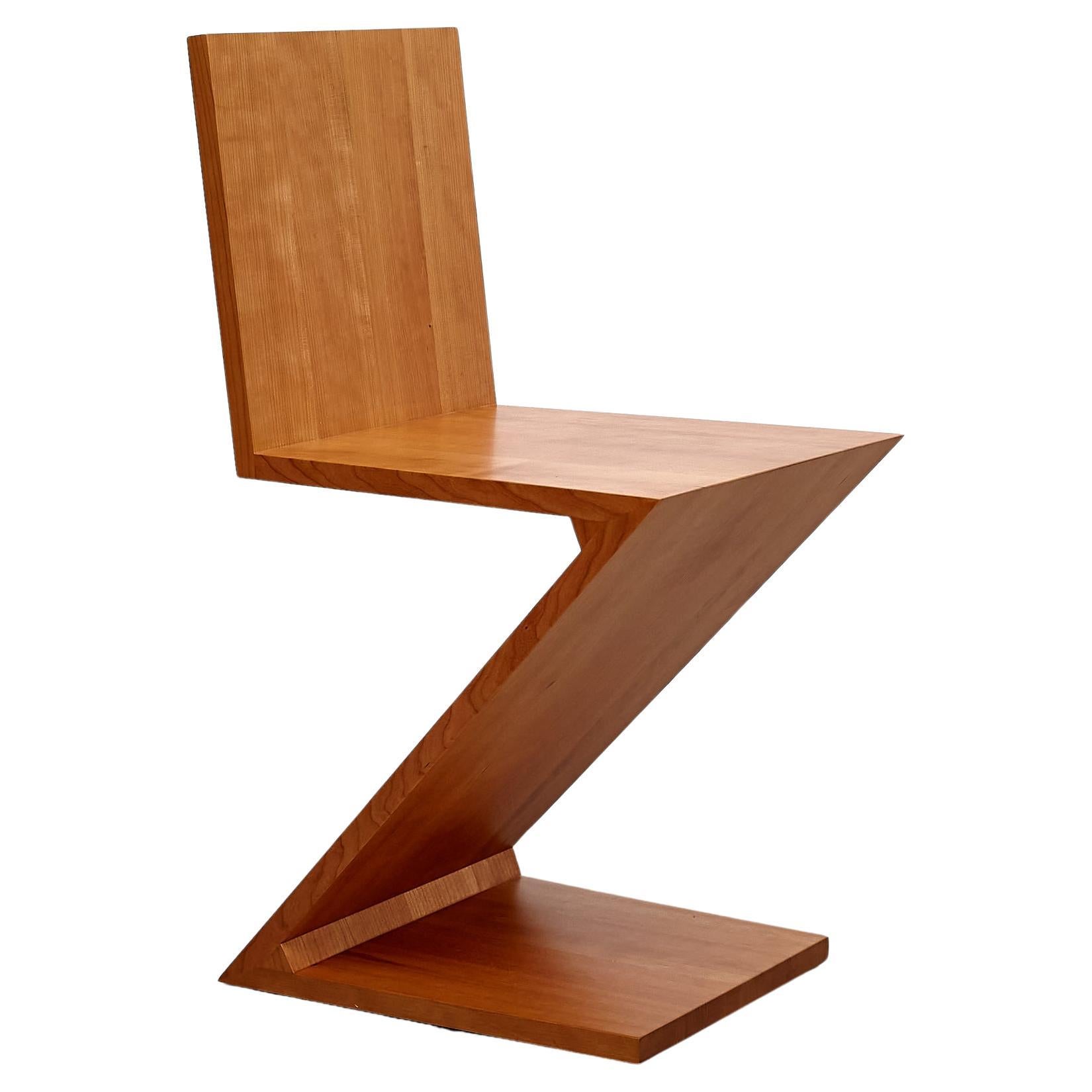 Gerrit Thomas Rietveld Zig Zag Chair by Cassina