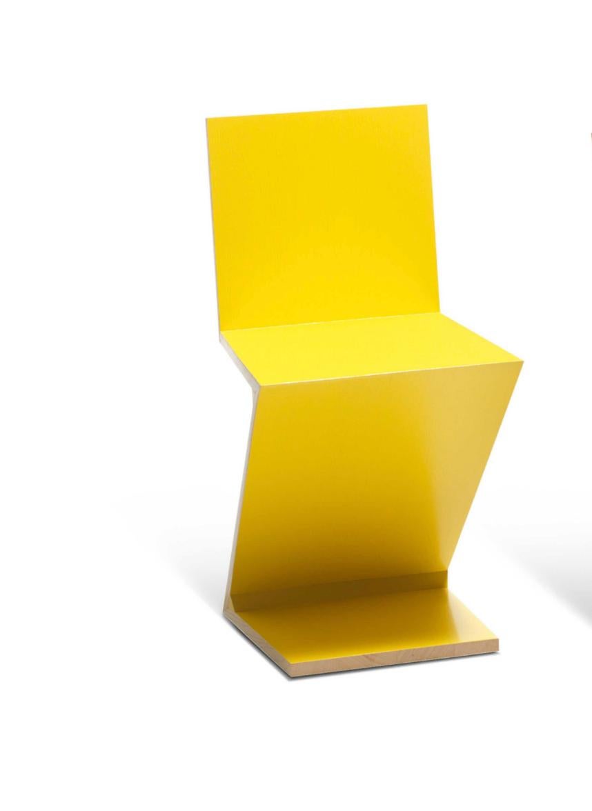 Gerrit Thomas Rietveld  Sedia Zig Zag per Cassina 

Disegnata da Gerrit Thomas Rietveld nel 1934 e rapidamente considerata un'icona del design, la sedia Zig Zag è uno dei primi esempi di sedia a sbalzo in legno massiccio, formata da quattro pezzi di
