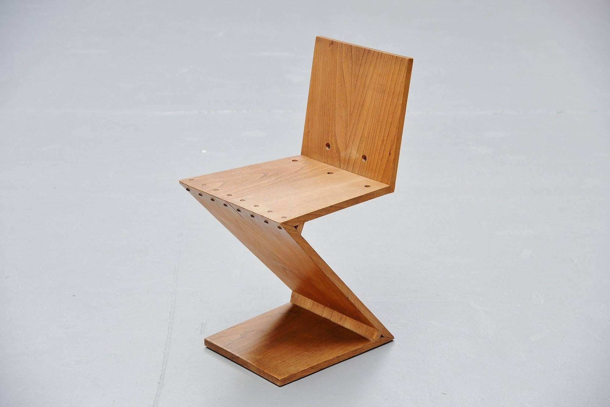 Gerrit Thomas Rietveld Zig Zag Stuhl Gerard van de Groenekan:: 1960 im Zustand „Gut“ in Roosendaal, Noord Brabant