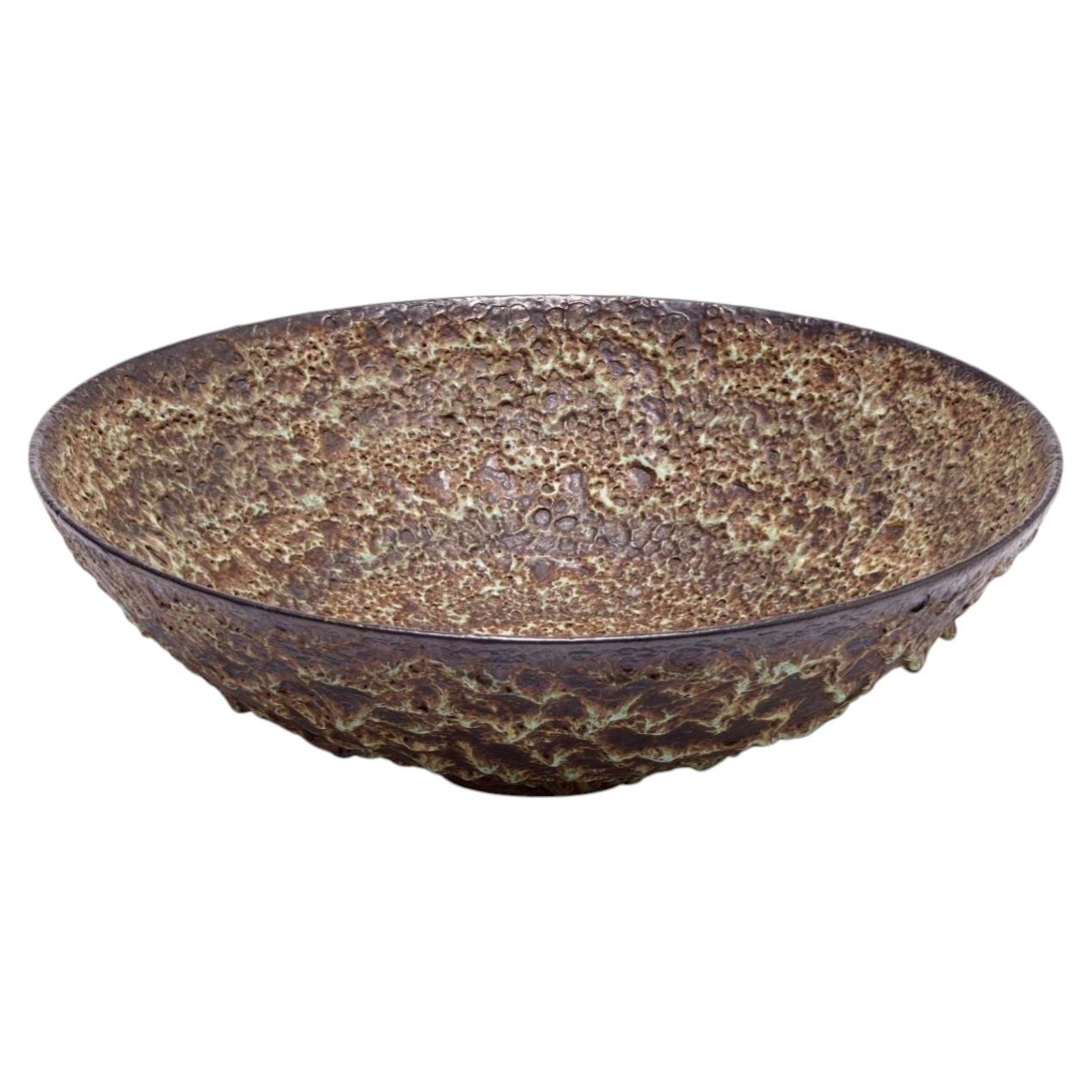 Gertrud and Otto Natzler Pale Green & Black Crater Bowl, 1956 (in mostra al LACMA) in vendita