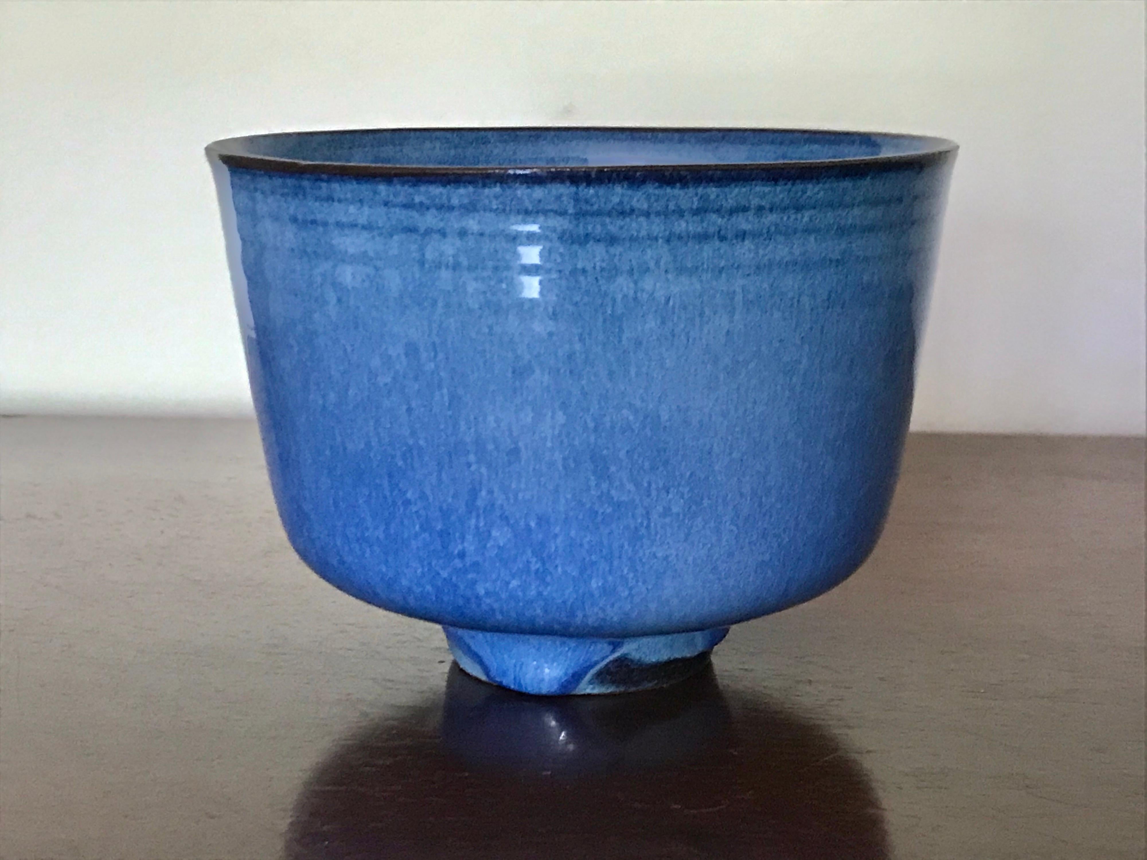 The Natzlers moved to Los Angeles from Austria in 1938. They were trained artisans. She made the simple pristine pot forms and he made the amazing glaze designs.
This piece is another exceptional example of both of their applied techniques.
Wheel