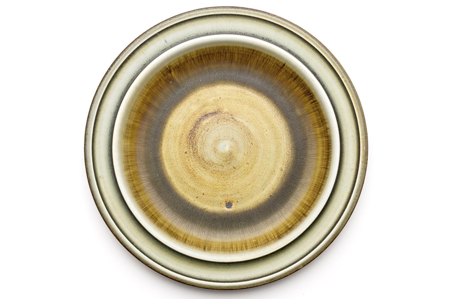 Gertrud Lonegren was a designer at Rorstrand from 1936 to 1941.

Together with GUNNAR NYLUND, who became Rorstrand's artistic director in 1931, he laid the foundations for Rorstrand's modern design, which flourished in the 1950s.

Alongside