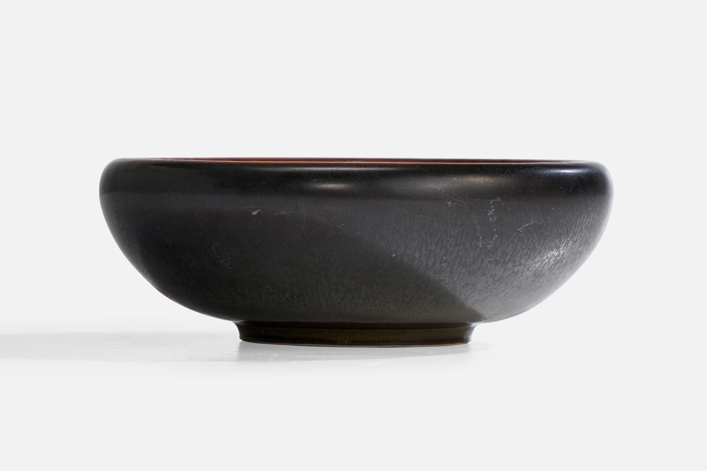 Scandinavian Modern Gertrud Lönegren, Bowl, Stoneware, Sweden, 1940s For Sale