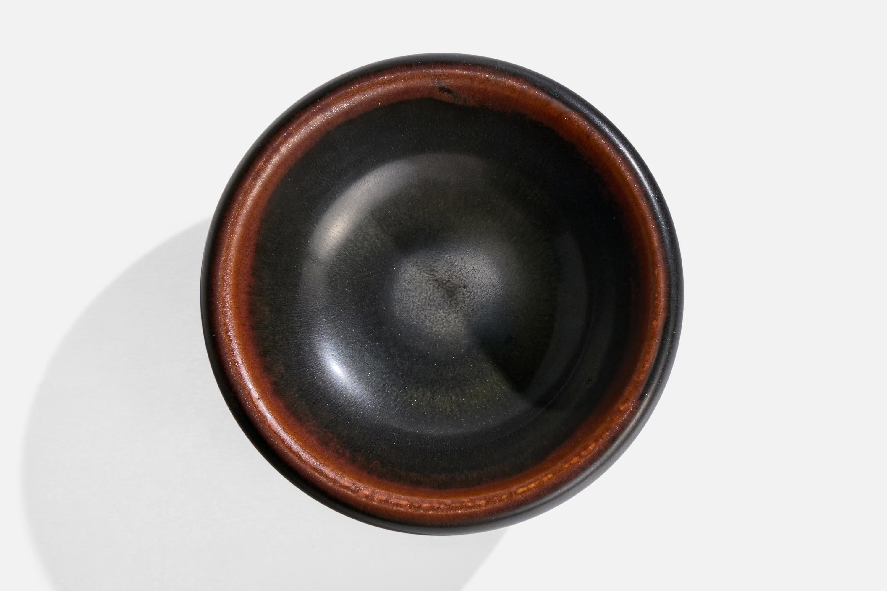 Swedish Gertrud Lönegren, Bowl, Stoneware, Sweden, 1940s For Sale