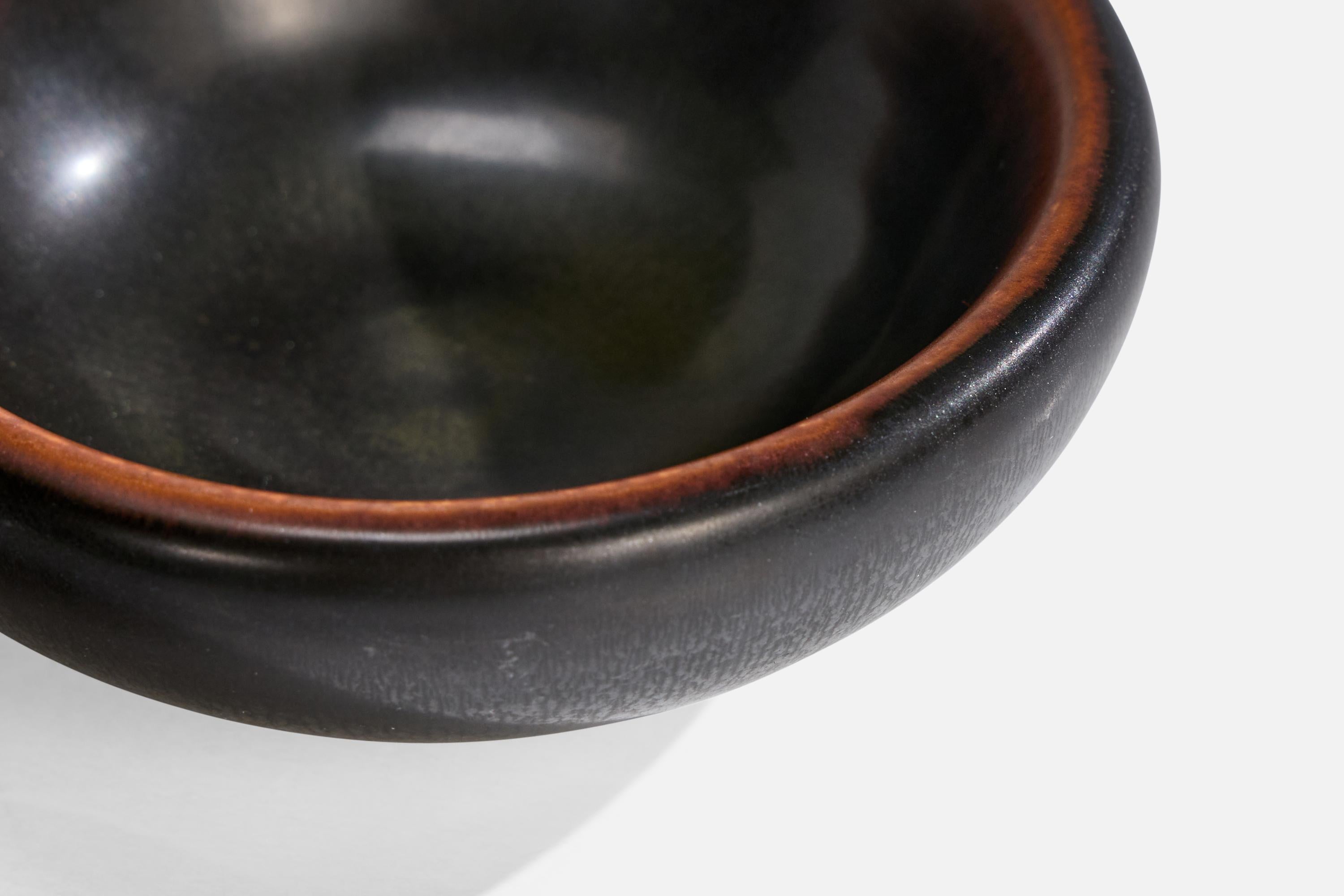 Mid-20th Century Gertrud Lönegren, Bowl, Stoneware, Sweden, 1940s For Sale