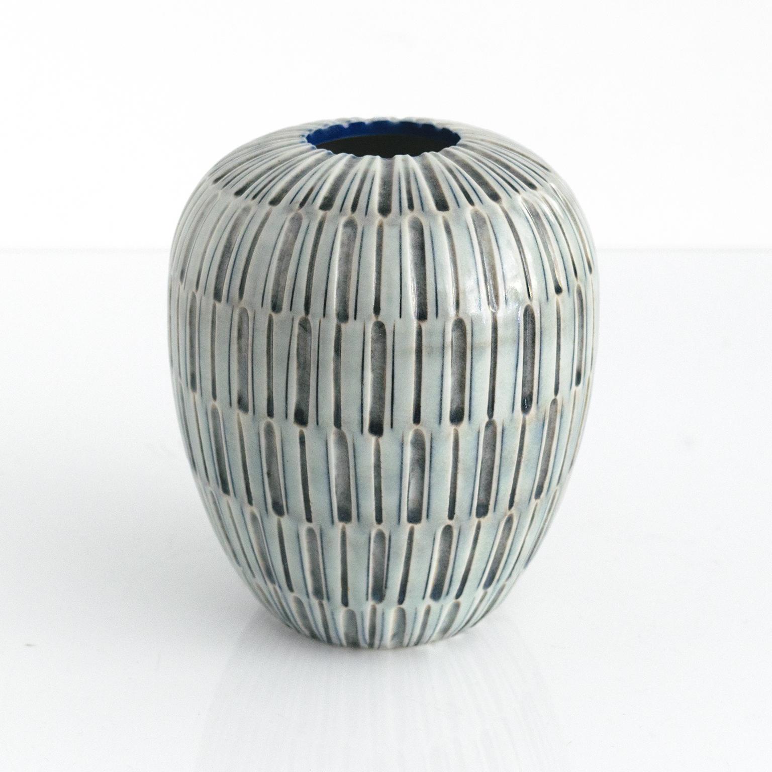 Gertrud Lonegren Scandinavian Modern Textured Blue Gray Vase, Rorstrand 1940's In Good Condition In New York, NY