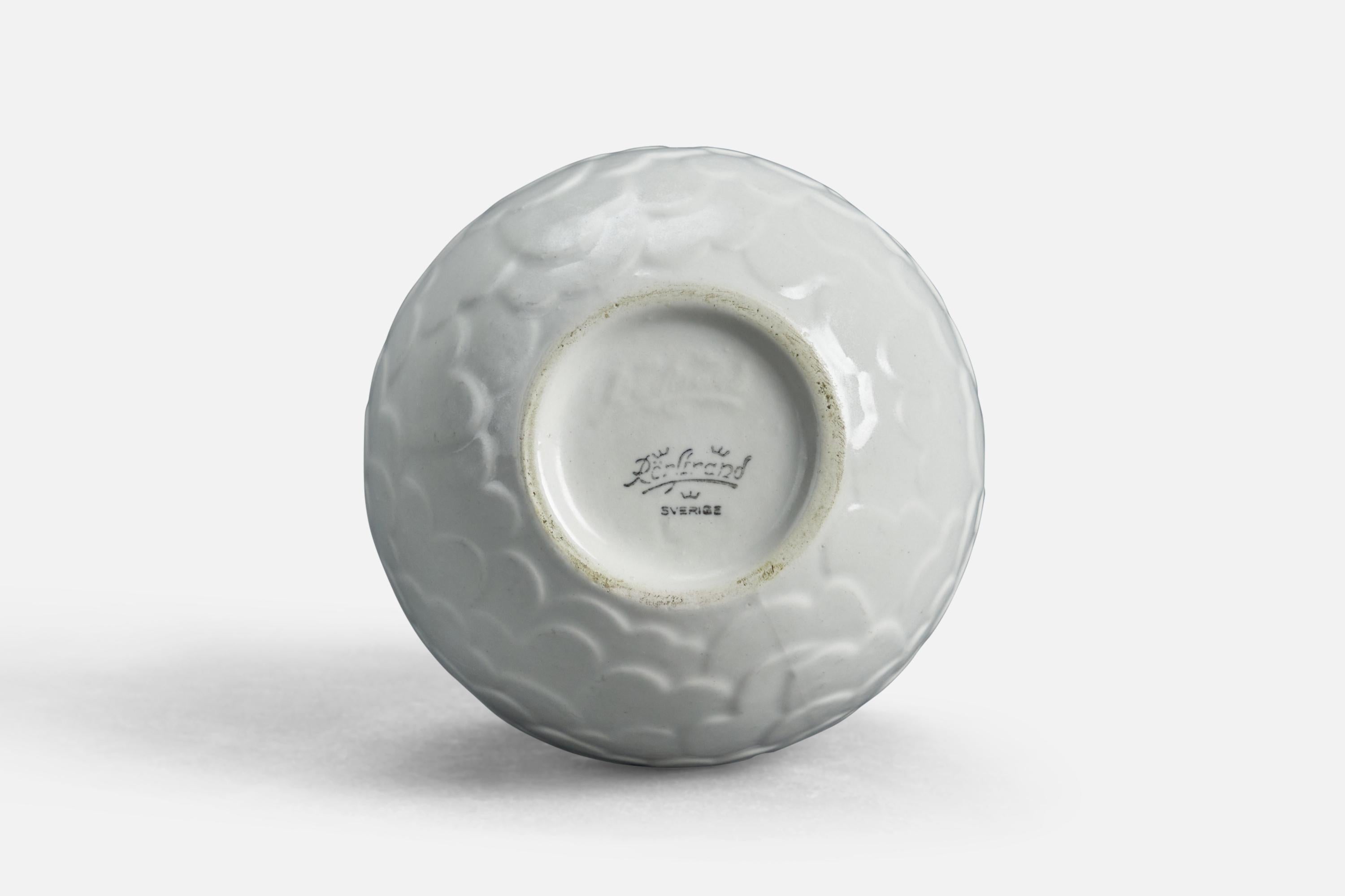 Gertrud Lönegren, Vase, White-Glazed Stoneware, Sweden, 1950s In Good Condition For Sale In High Point, NC