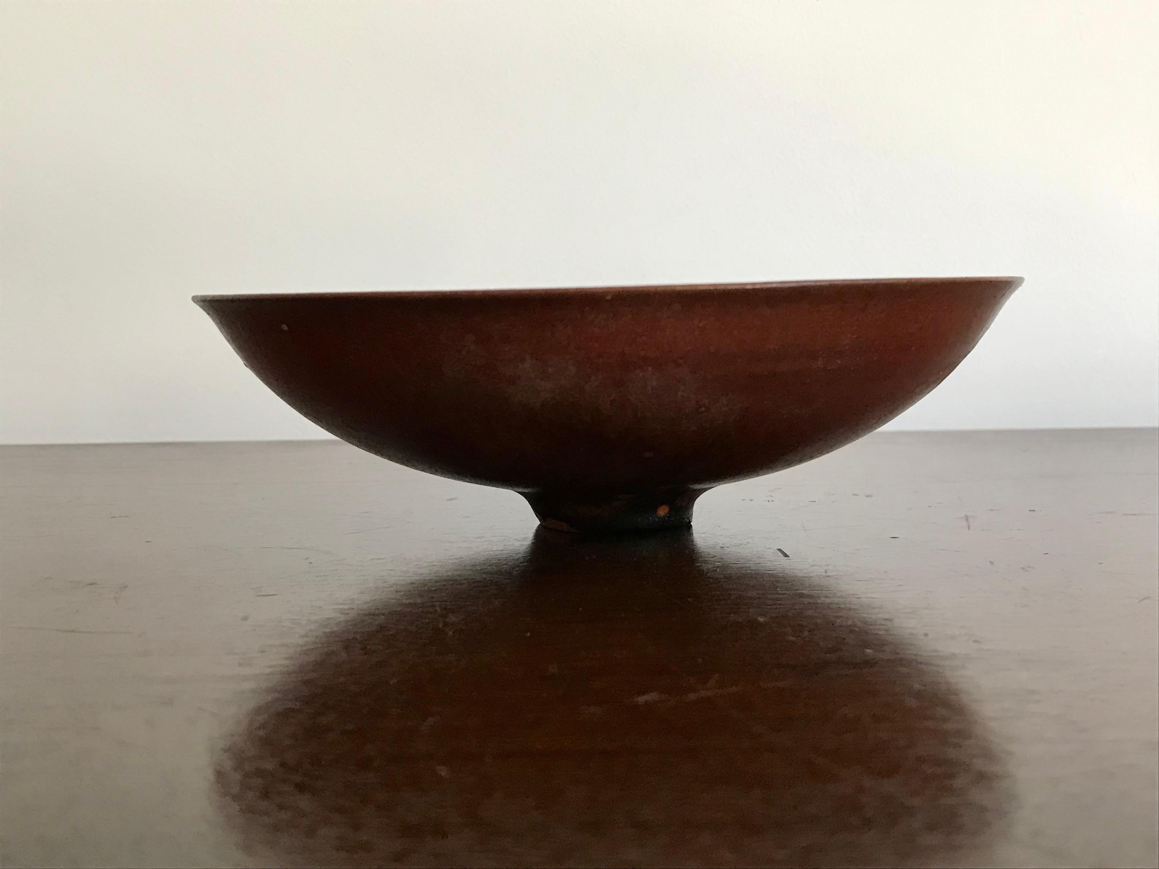 Fired Studio Pottery Footed Bowl Gertrud + Otto Natzler  For Sale