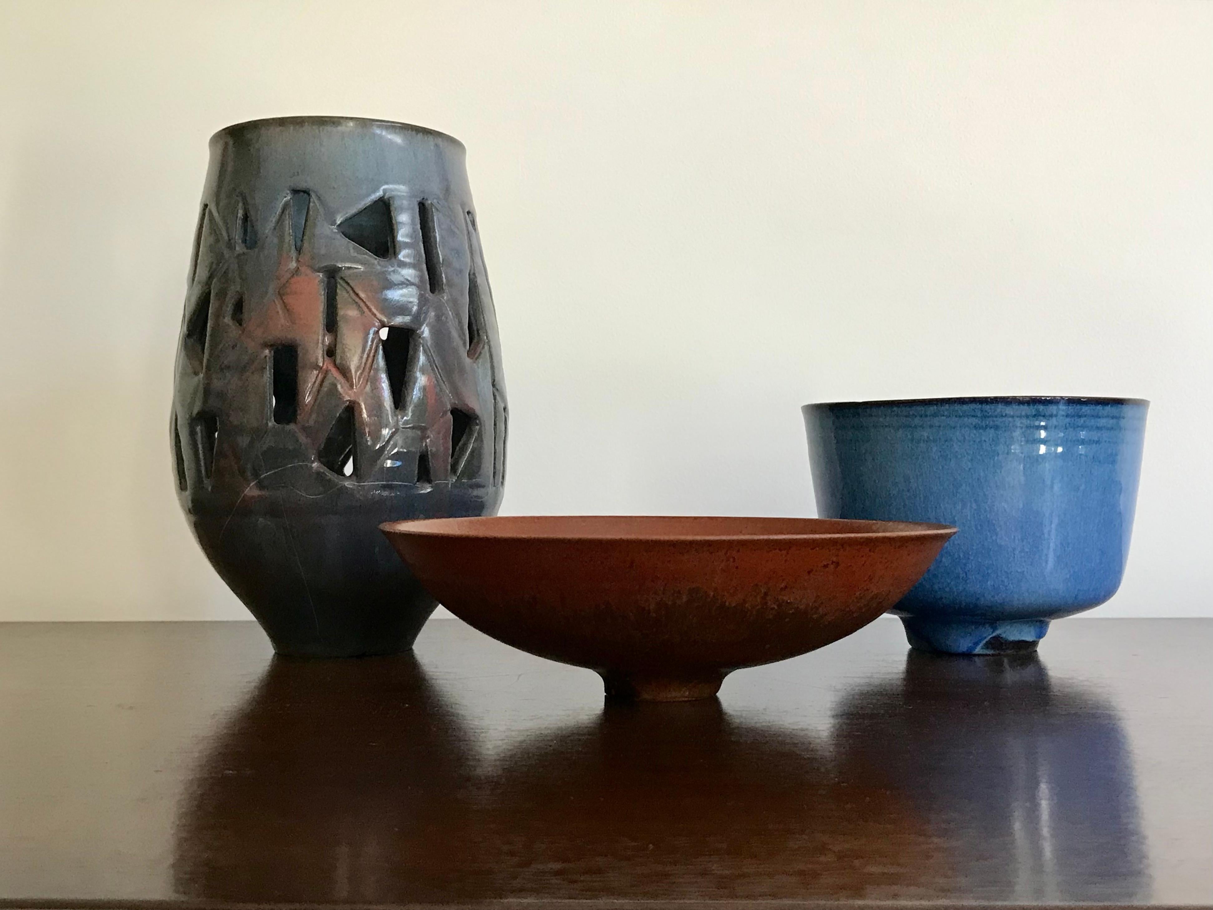 Studio Pottery Schale mit Fuß Gertrud + Otto Natzler  im Zustand „Hervorragend“ im Angebot in Los Angeles, CA