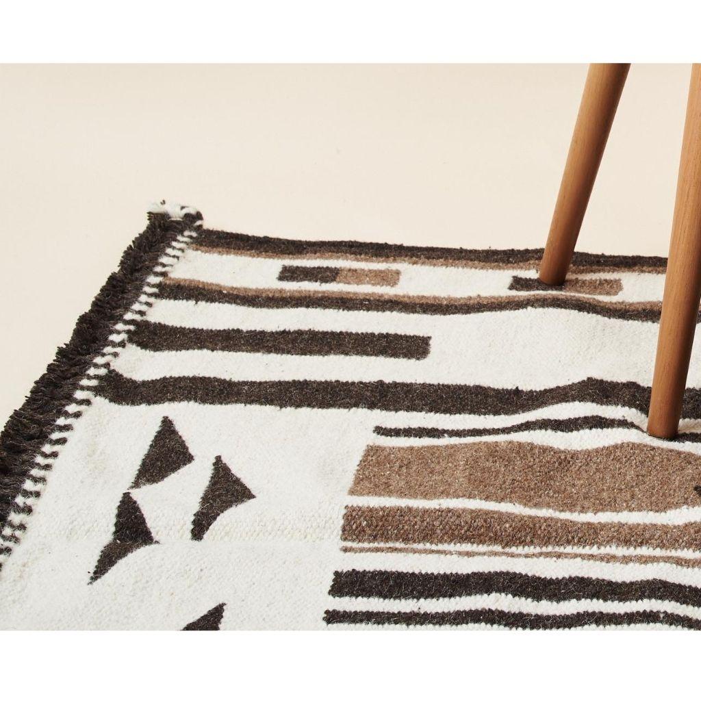 Geru Handloom Indian Wool Rug in Neutral Tones Geometric Patterns For Sale 1