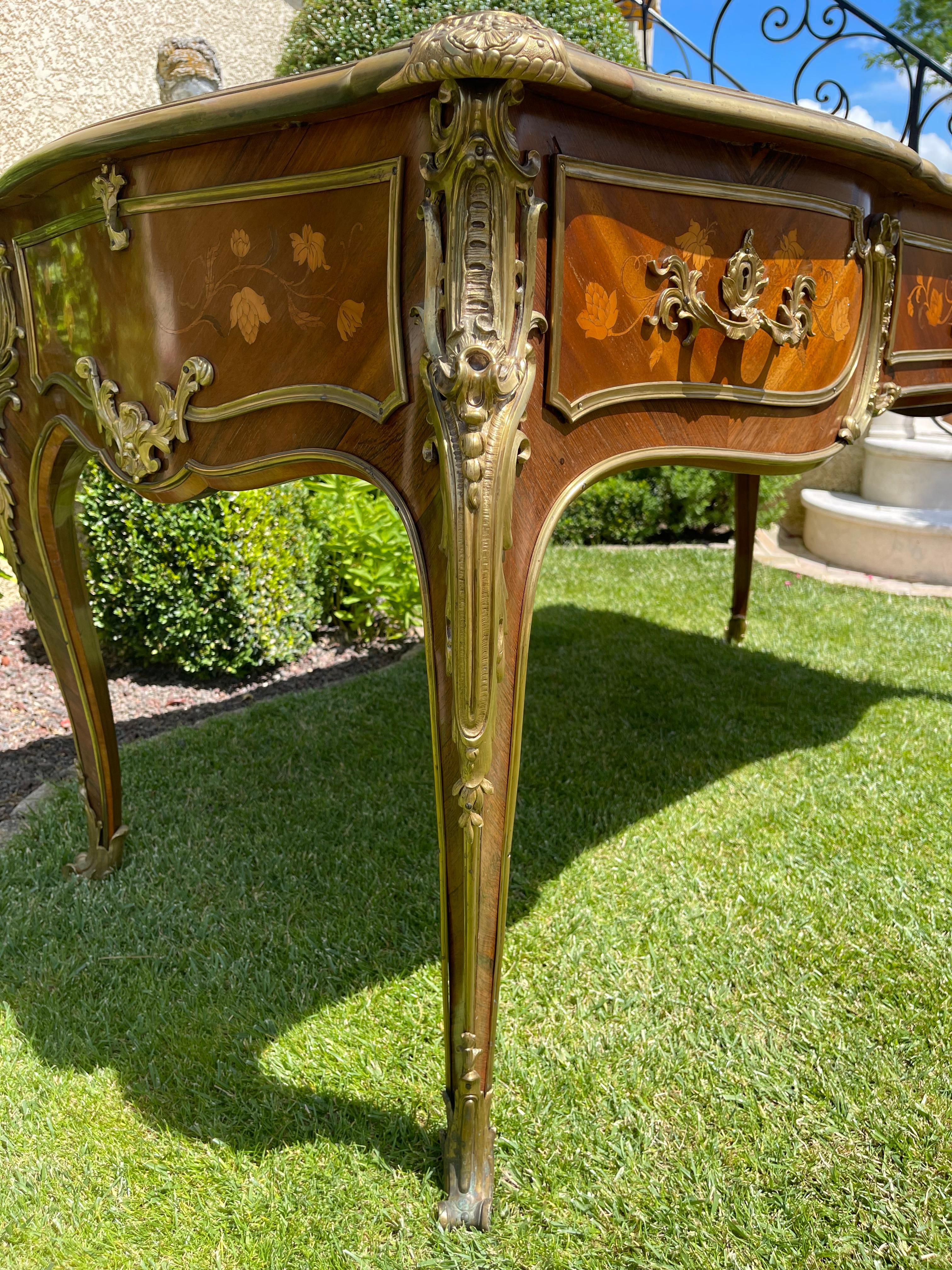 Bronzo Gervais Durand, Scrivania del XIX secolo in intarsio e bronzo in stile Luigi XV in vendita