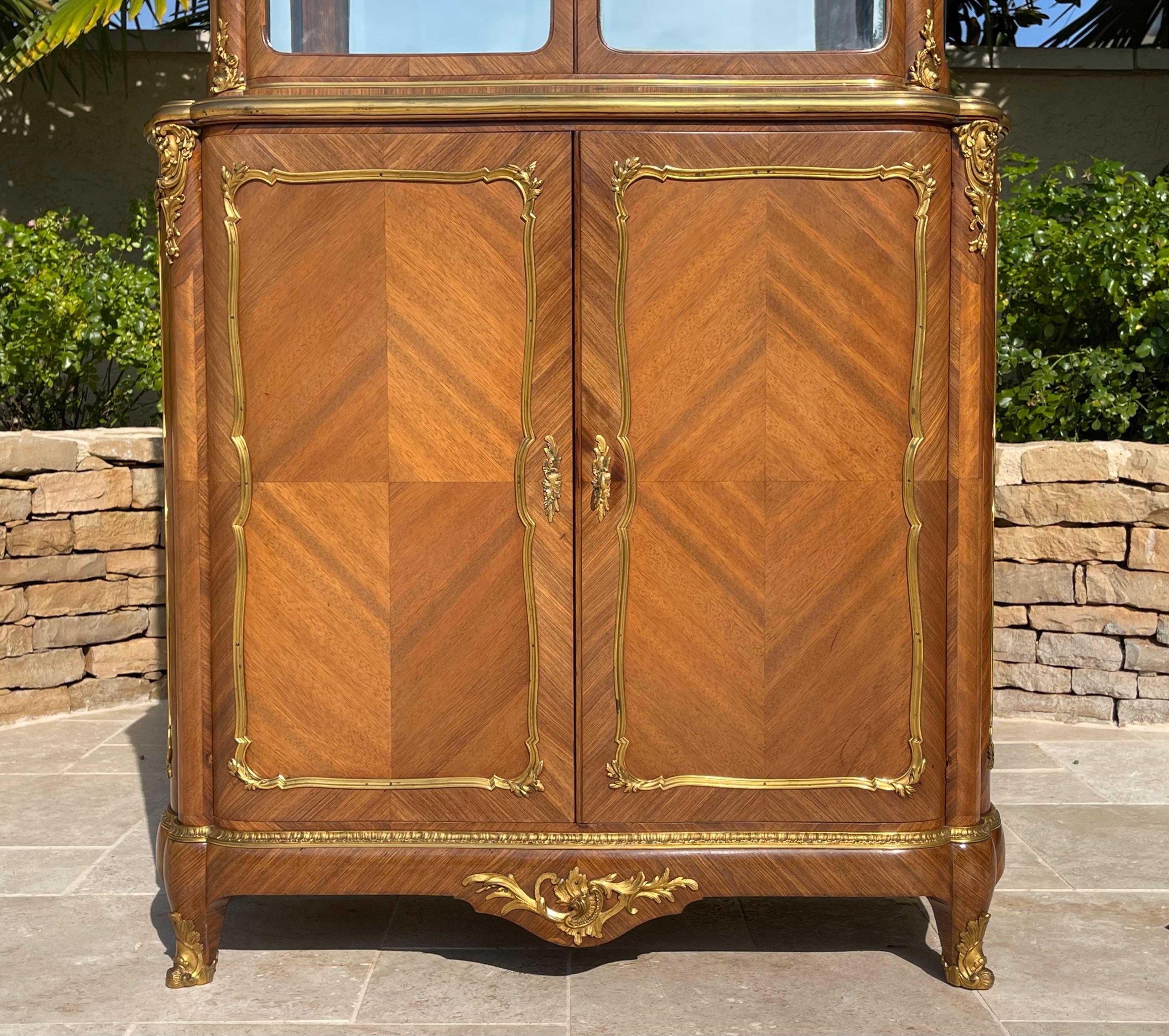Gervais Durand - Cabinet Vitrine intarsiato in stile Louis XV in vendita 3