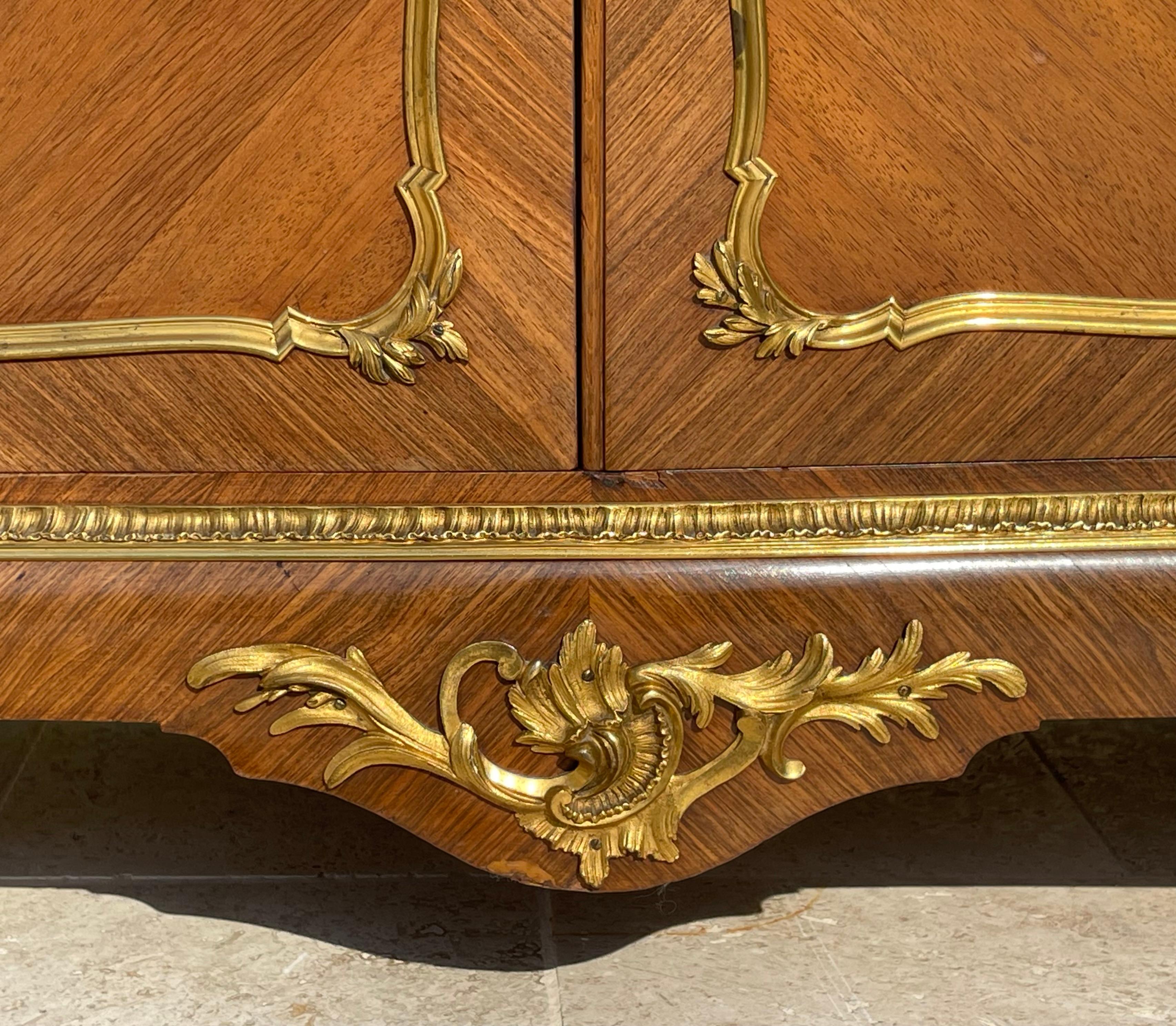 Gervais Durand - Cabinet Vitrine intarsiato in stile Louis XV in vendita 4