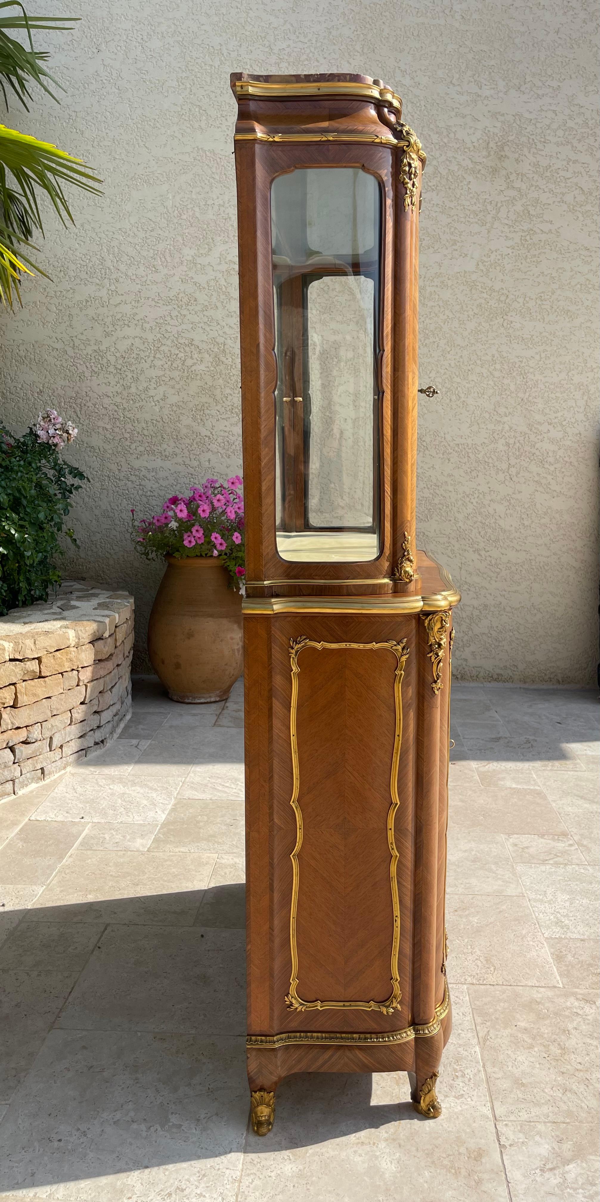Gervais Durand - Cabinet Vitrine intarsiato in stile Louis XV in vendita 10