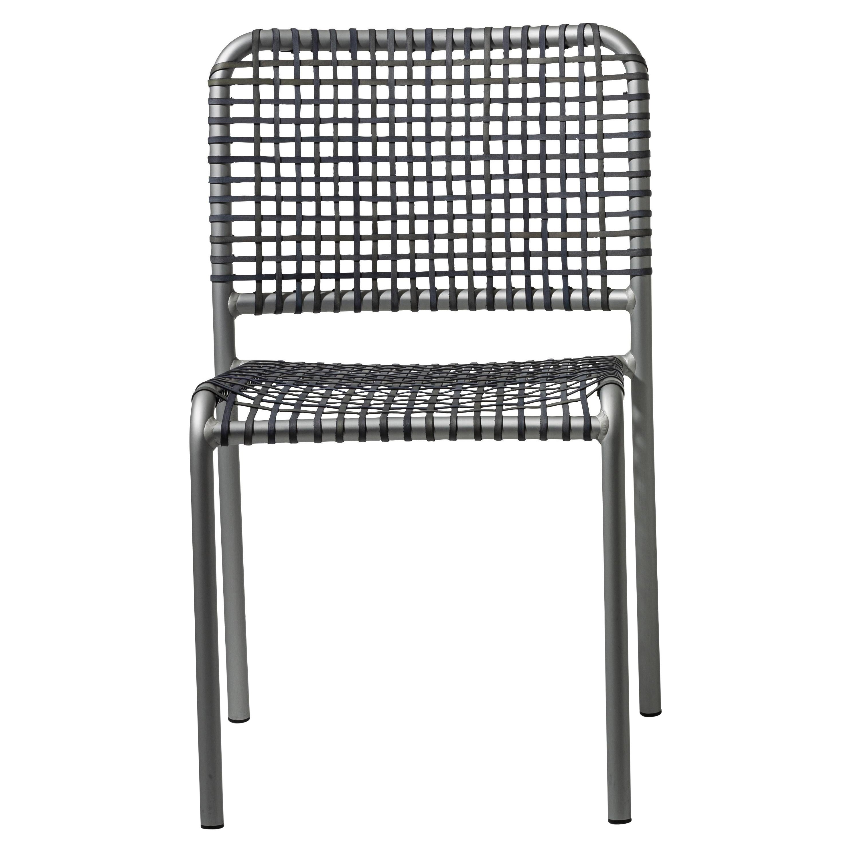 Chaise Gervasoni Allu 223 I avec cadre en aluminium et tissé en cuir brut gris