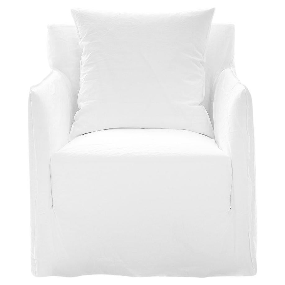Gervasoni Ghost 05 Armchair in White Linen Upholstery by Paola Navone For Sale