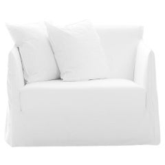 Gervasoni Ghost 09 Love Seat in White Linen Upholstery by Paola Navone