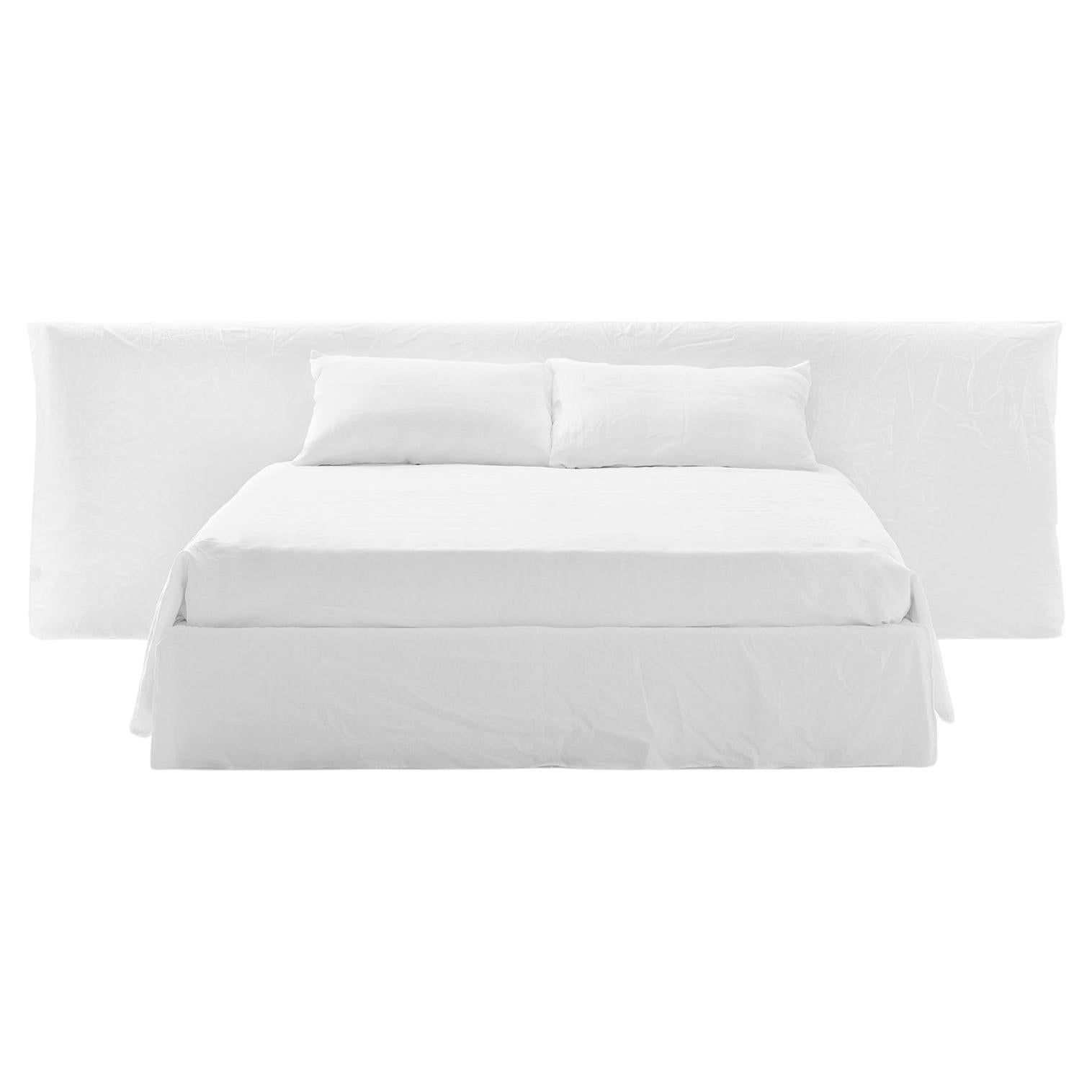 Gervasoni Ghost 81 G Knock Down Bed in White Linen Upholstery by Paola Navone For Sale