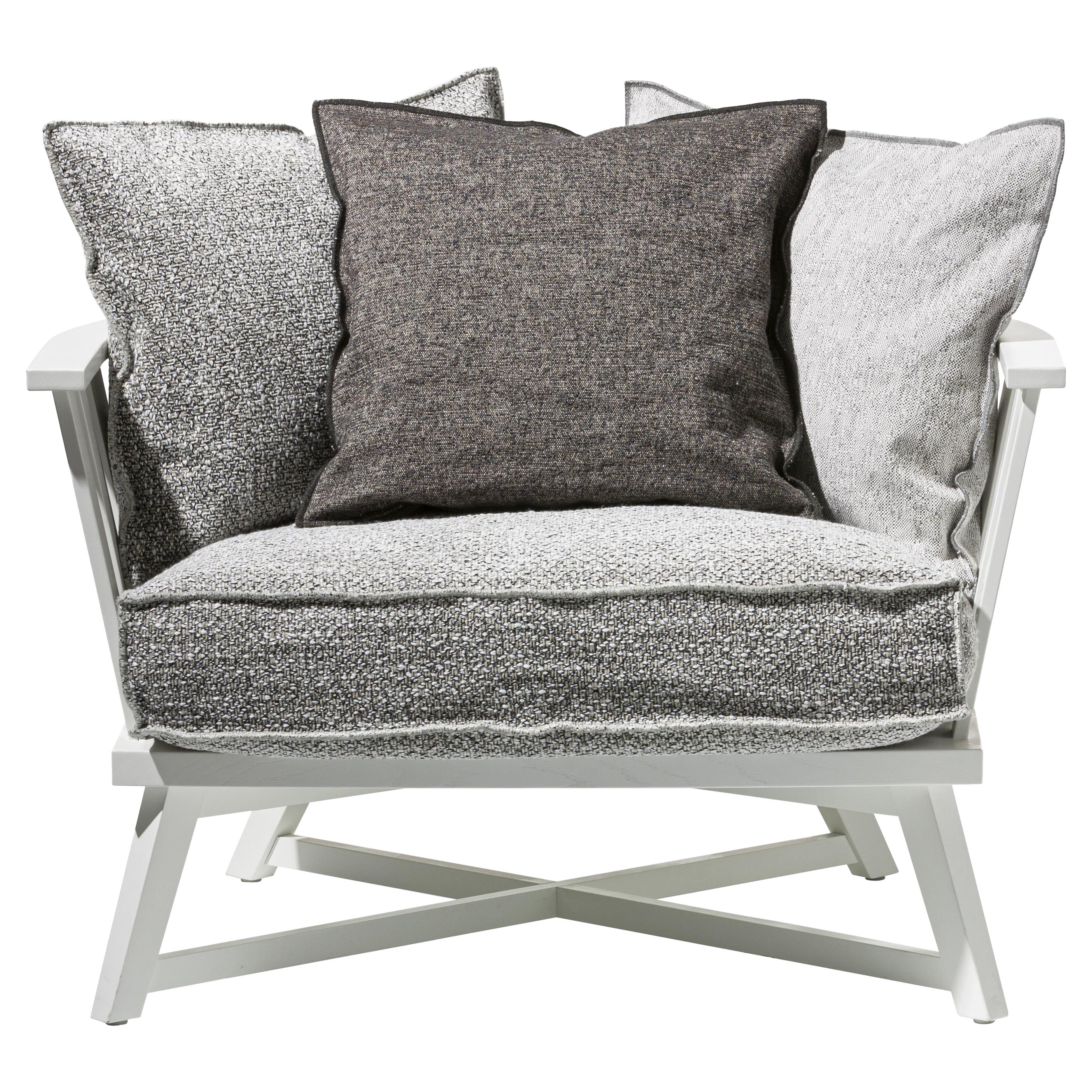Poltrona Gervasoni Gray 07 in Rovere Bianco con tappezzeria Pigeon di Paola Navone