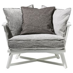 Poltrona Gervasoni Gray 07 in Rovere Bianco con tappezzeria Pigeon di Paola Navone