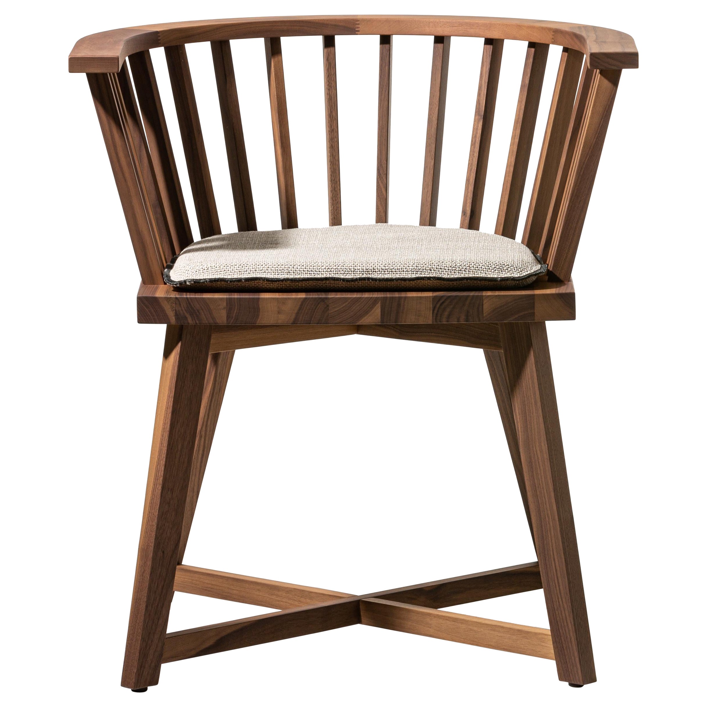 Gervasoni Grauer 24-Stuhl aus Nussbaumholz mit Reispolsterung von Paola Navone im Angebot