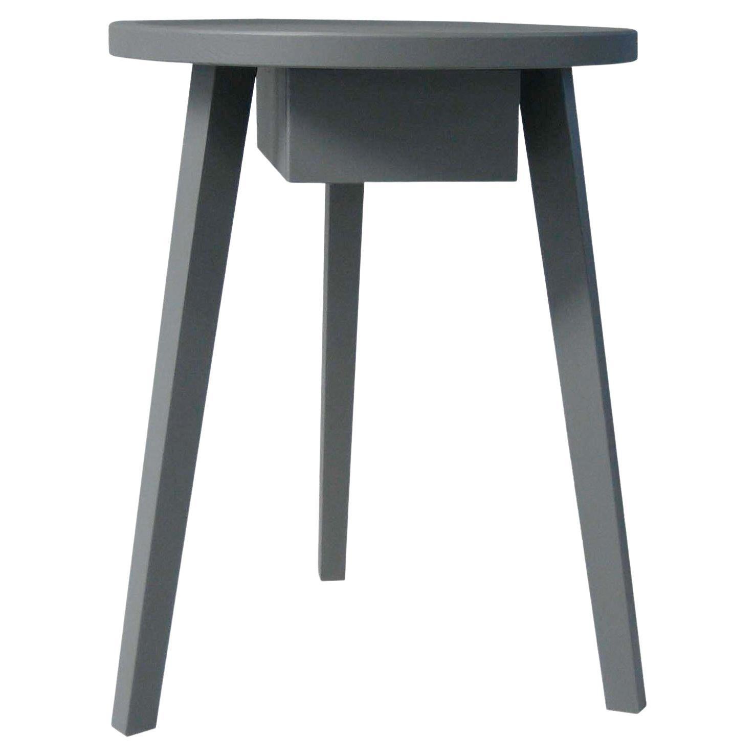 Gervasoni table d'appoint grise 45 en chêne laqué gris par Paola Navone