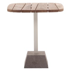 Mesa Gervasoni Inout 137 con tablero de listones de teca natural y base de aluminio blanco mate