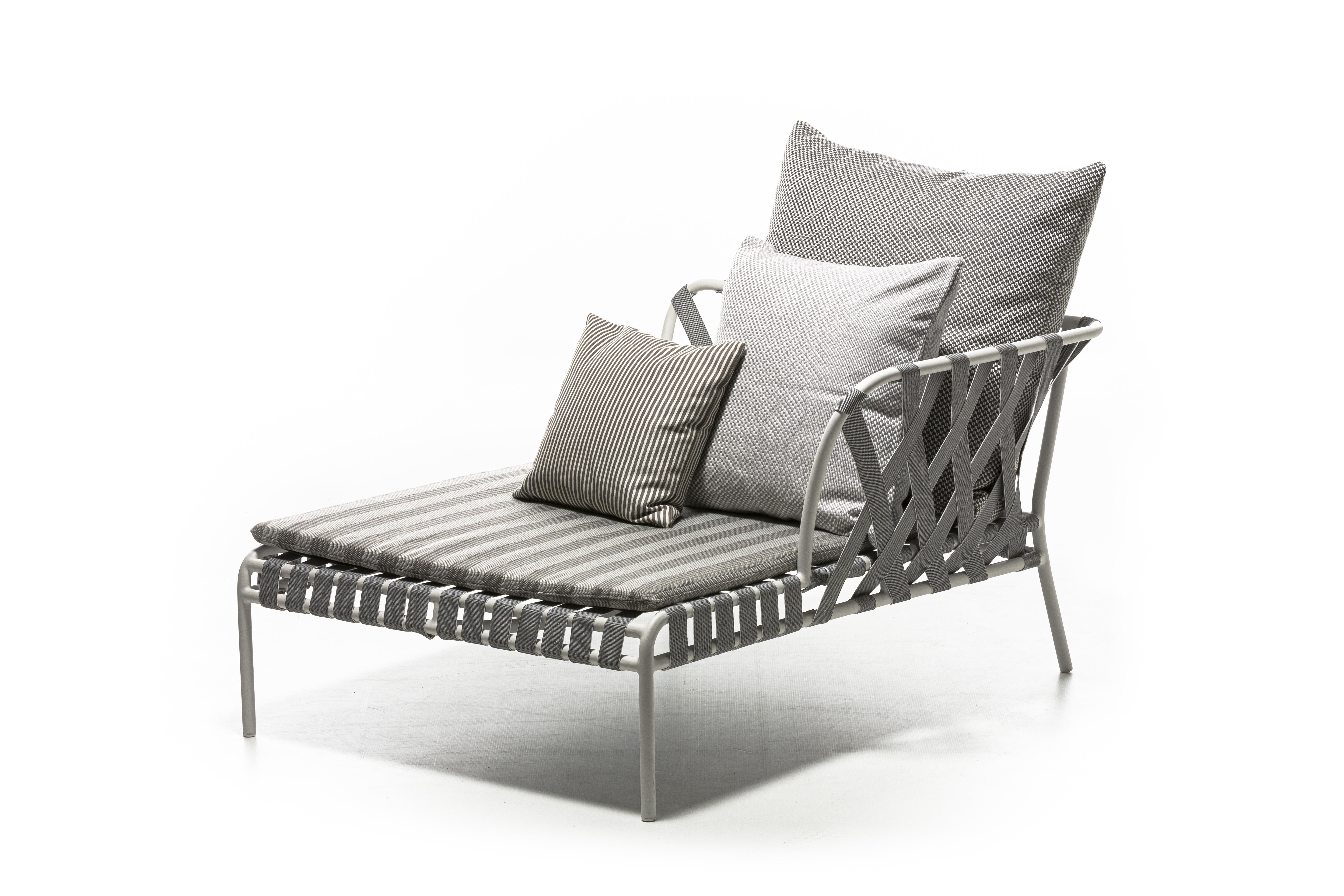 Moderne Chaise longue Inout de Gervasoni en tissu d'ameublement Lisboa 04 avec aluminium blanc mat en vente