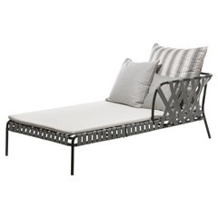 Cama de Día Gervasoni Inout en Tapizado Aspen 01 con Estructura de Aluminio Gris