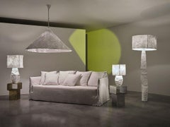 Mesa auxiliar Gervasoni KIRA 43 de aluminio fundido dorado by Marta Giardini