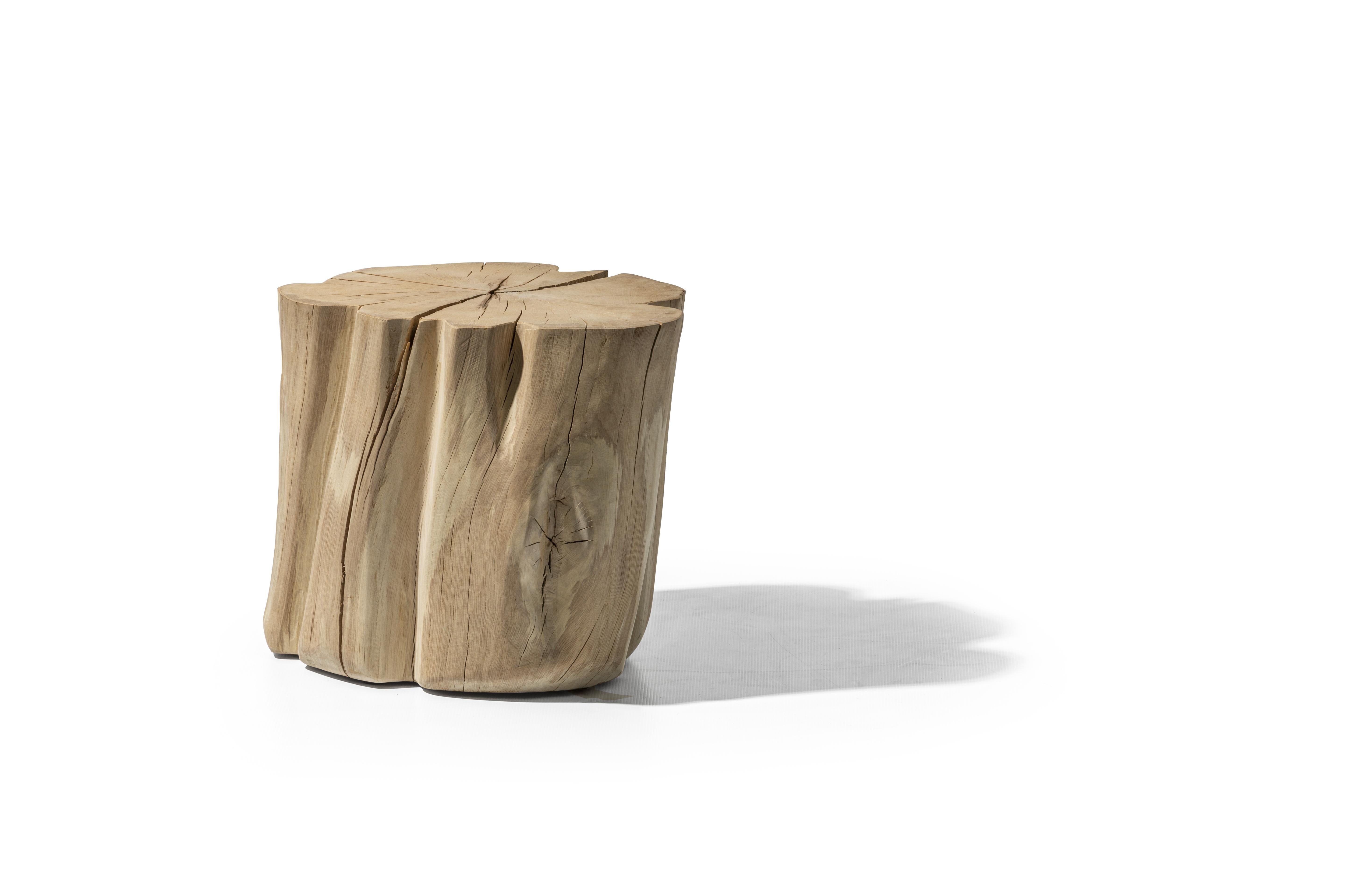 A family of poufs with Nordic suggestions, Brick XS/S/M/L are made from a section of debarked hornbeam trunk. Available in different heights and diameters, these are products with a contemporary charm, which aim to enhance the naturalness of wood.