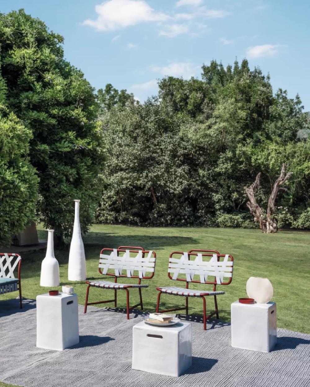 Moderne Gervasoni grande table d'appoint Inout 43 en céramique blanche par Paola Navone en vente