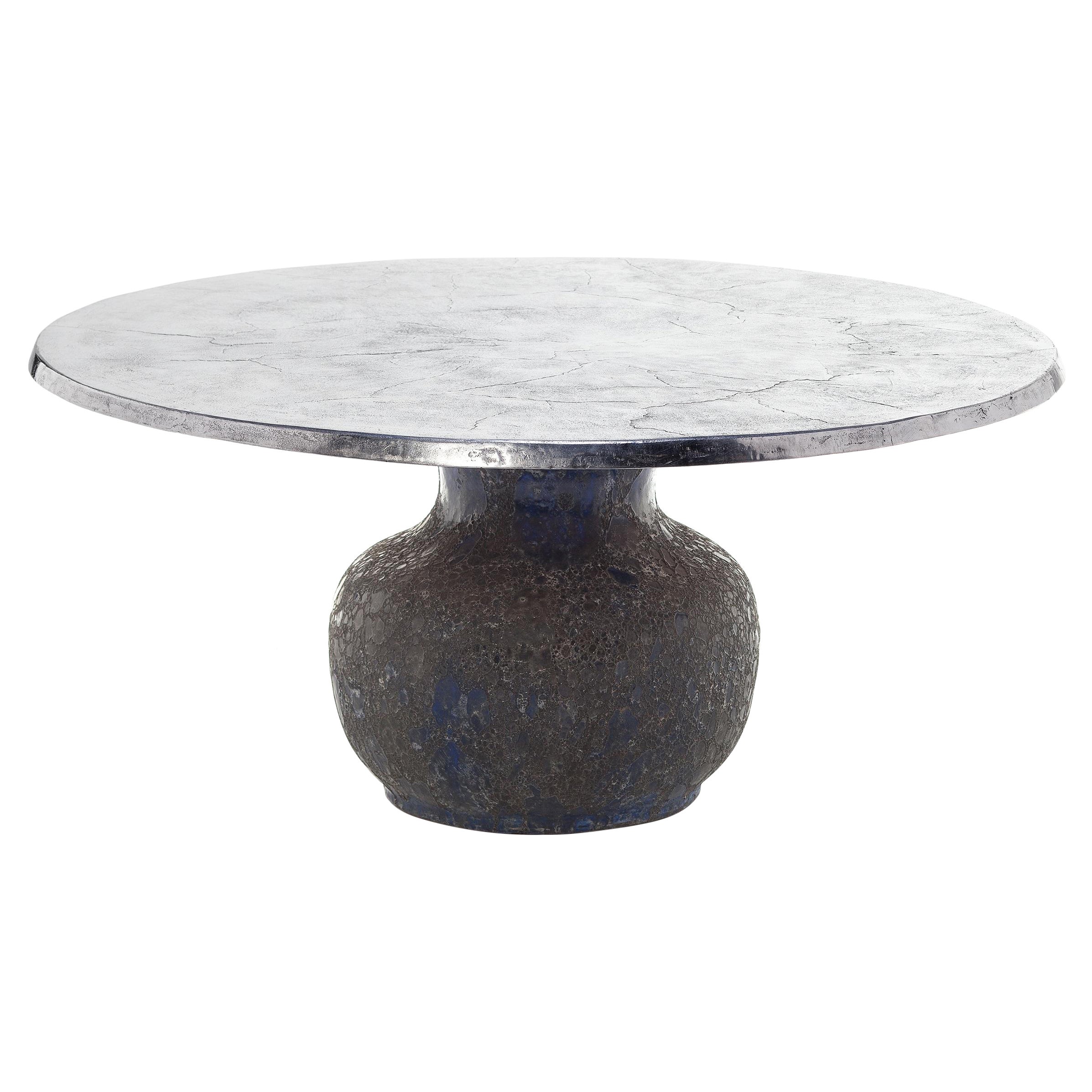 Mesa redonda Gervasoni Moon 36 con base de cerámica azul y tablero de aluminio fundido en venta