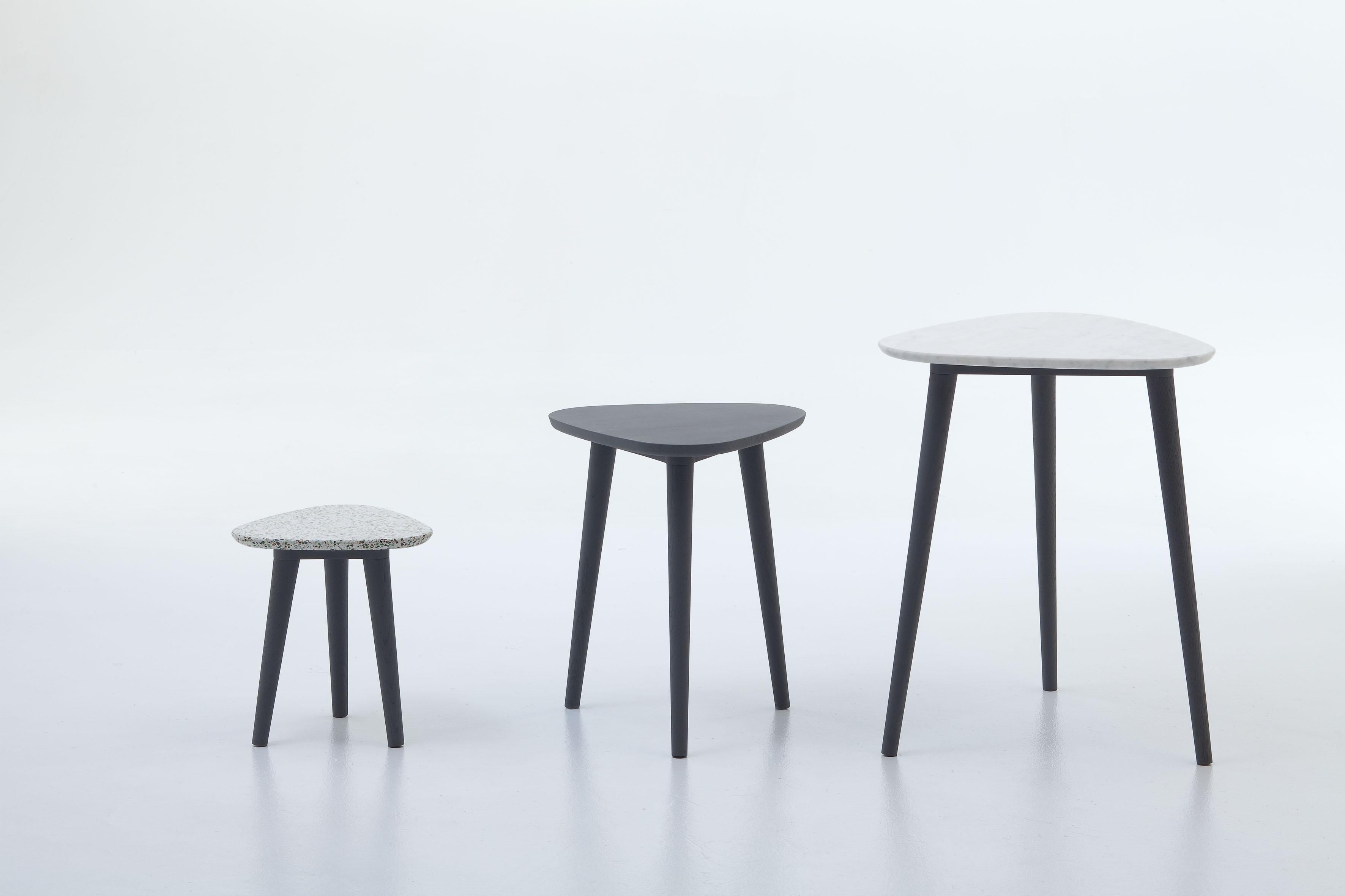Moderne Petite table d'appoint Gervasoni en laque gris tourterelle par Paola Navone en vente
