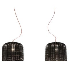Lampe à suspension Gervasoni Sweet 96 en PVC noir mat tissé, par Paola Navone