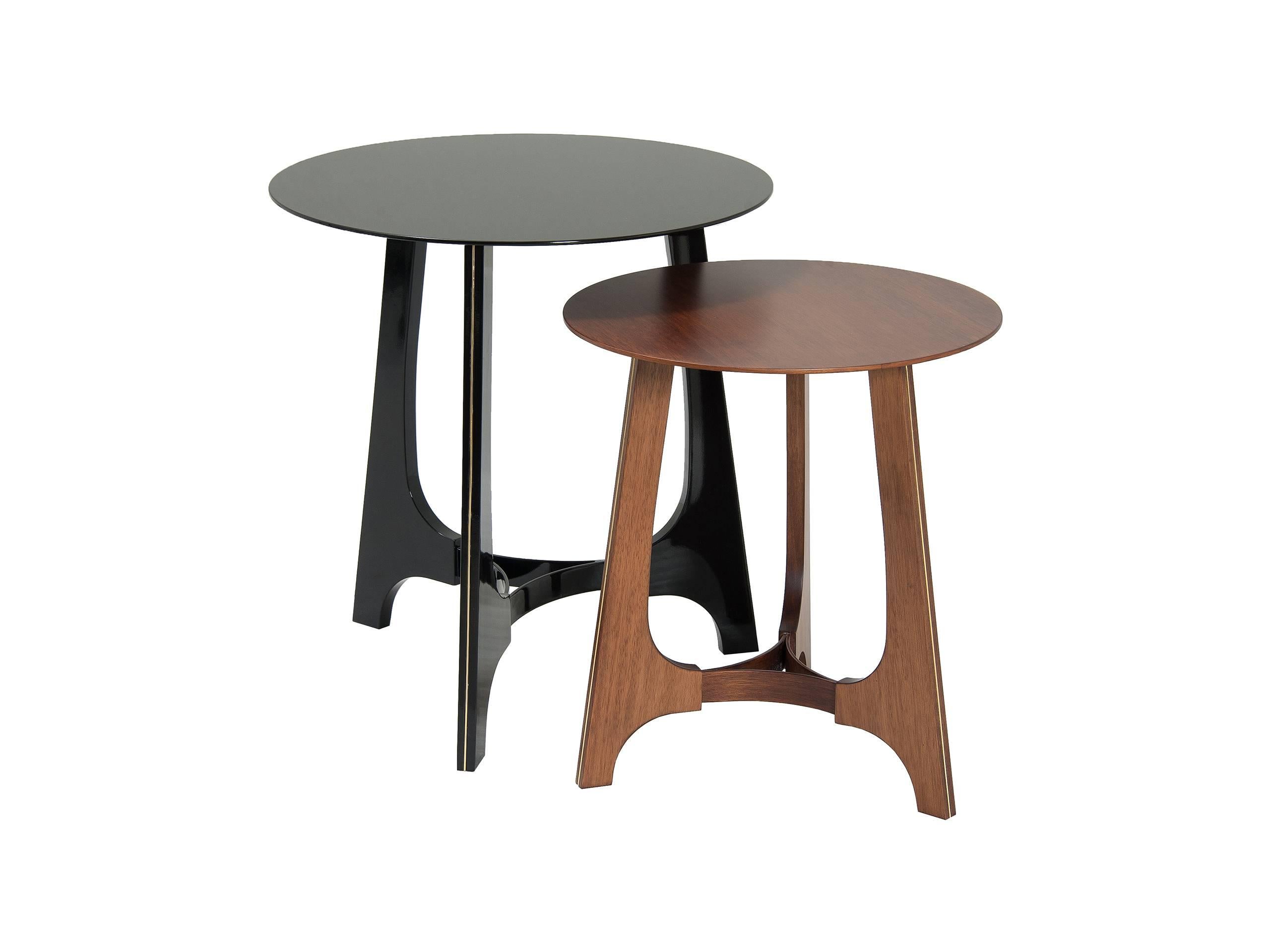 All Lattoog’s projects invariably begin with a freehand drawing - a practice that is thinning these days .
The name of this set of tables is a tribute to the free hand design: Gesto in Portuguese means Gesture.

Gesto side table is available in