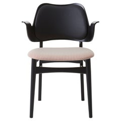 Chaise Gesture Black Beeche Pale Peach Black Leather by Warm Nordic