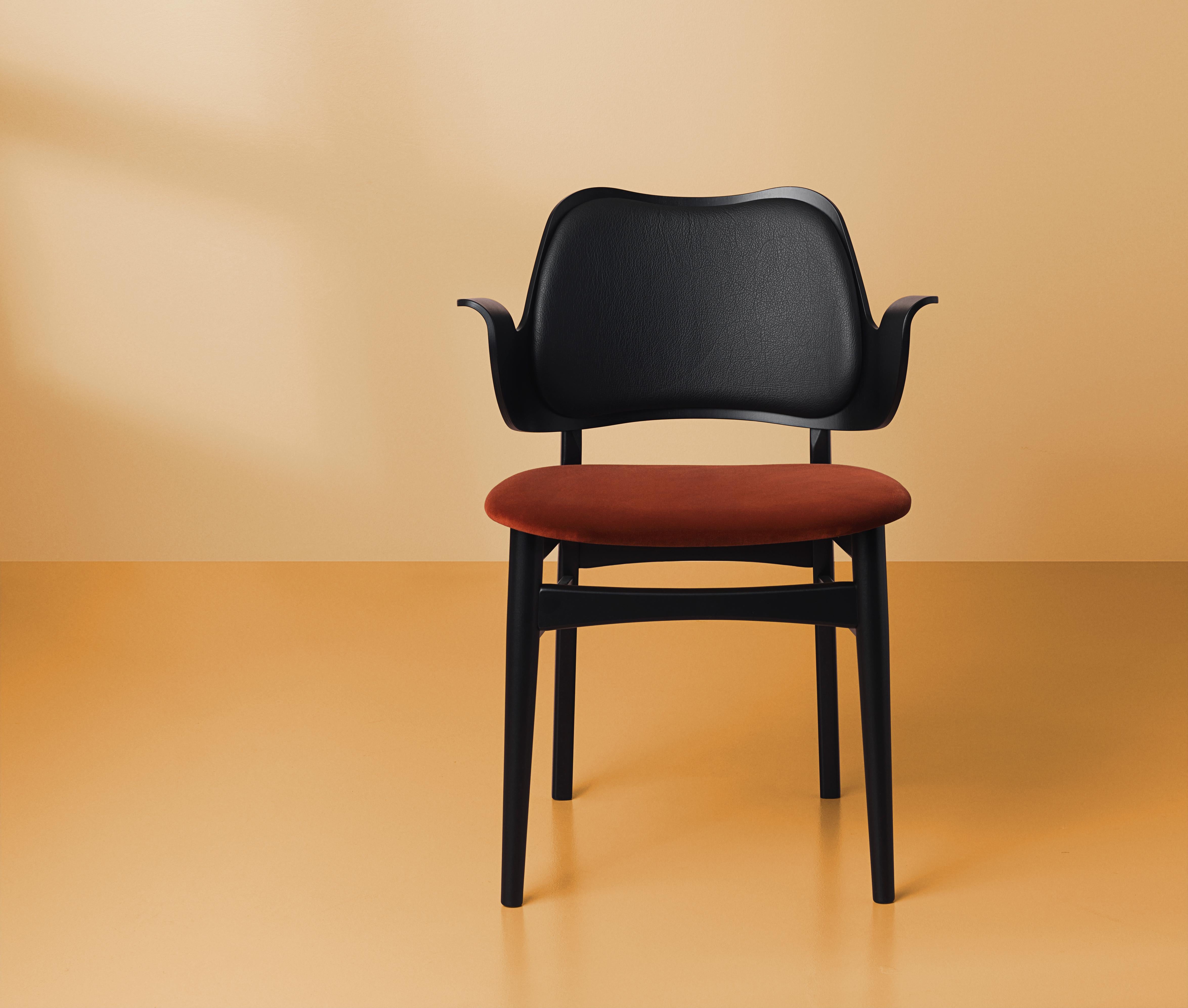 Gesture Zweifarbiger, vollständig gepolsterter Stuhl in Schwarz, von Hans Olsen für Warm Nordic im Angebot 7