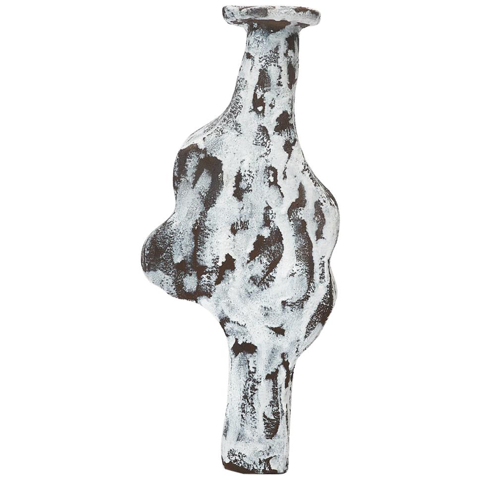 Vaso contemporaneo in ceramica bianca e nera dalla forma organica di Willem Van Hooff