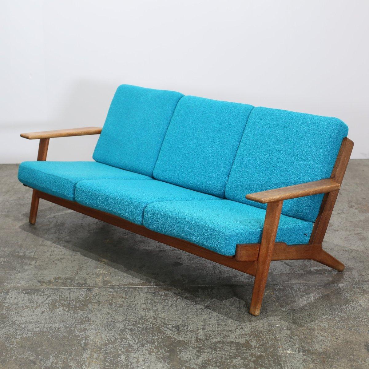 Sofá de tres plazas Getama GE 290 de Hans J. Wegner en venta 1
