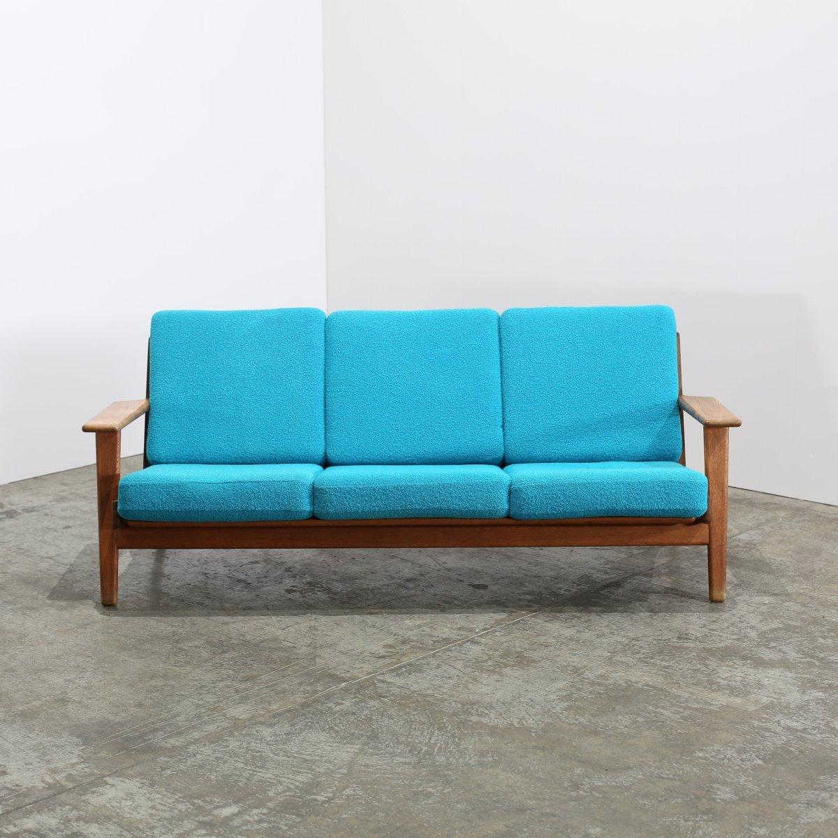 Sofá de tres plazas Getama GE 290 de Hans J. Wegner en venta 2