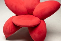 Getsuen Stuhl aus rotem Samt von Masanori Umeda