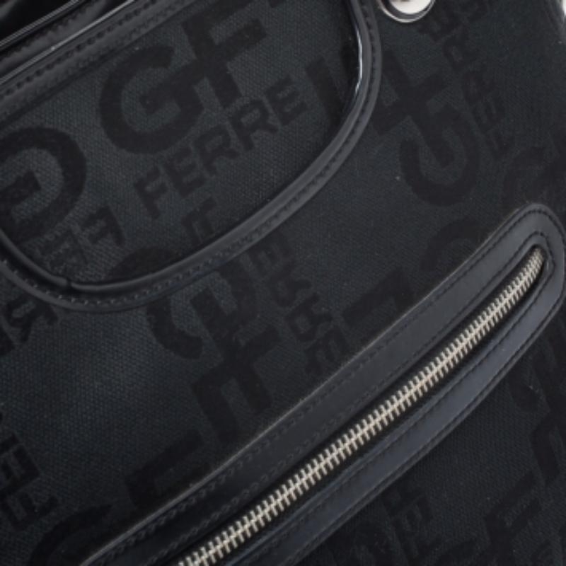 GF Ferre Nero Firma la Zip frontale Hobo in vendita 1