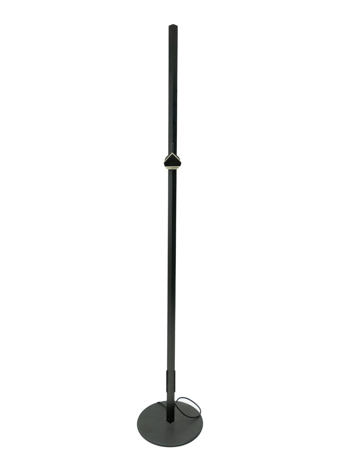 G.F. Frattini for Luci Caltha Adjustable Floor Lamp, Italy, 1982 In Good Condition For Sale In Den Haag, NL