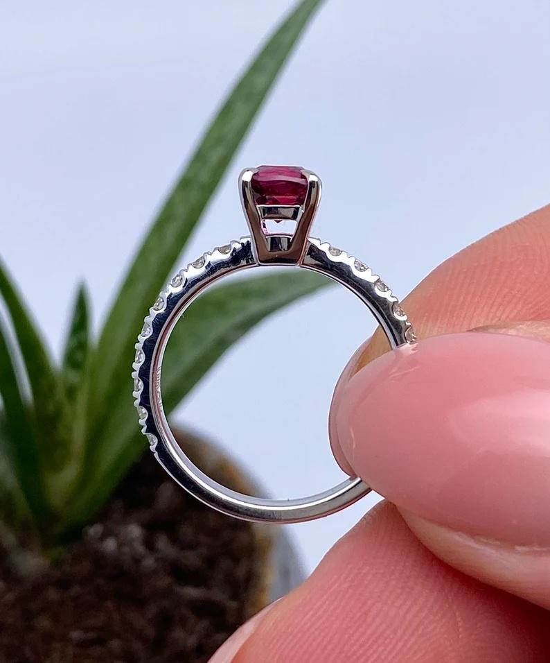 Art Deco Ring, GFCO 1.34Ct Natural Spinel Mahenge and Diamonds, 14 Karat White Gold, 7US For Sale