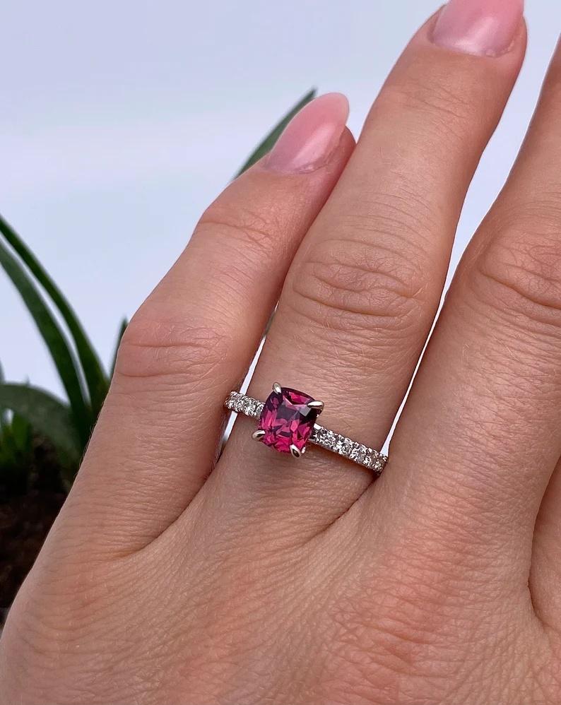 Men's Ring, GFCO 1.34Ct Natural Spinel Mahenge and Diamonds, 14 Karat White Gold, 7US For Sale