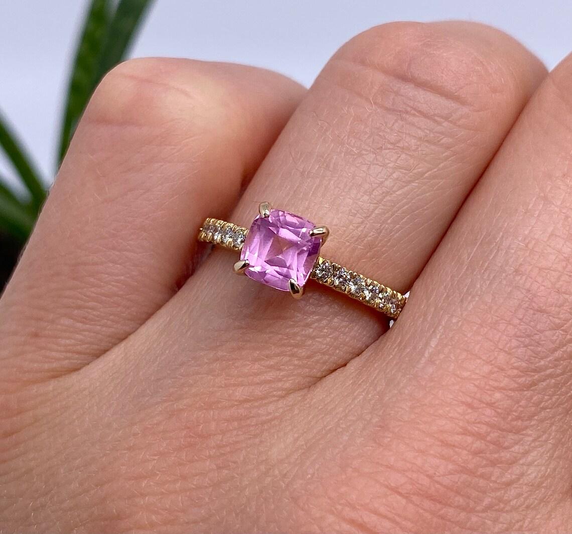 Ring mit 1,49 Karat natürlichem Spinell Mahenge und Diamanten, 14 Karat Gelbgold, 7US im Angebot 1