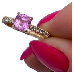 Ring with 1.49ct Natural Spinel Mahenge and Diamonds, 14 Karat Yellow Gold, 7US