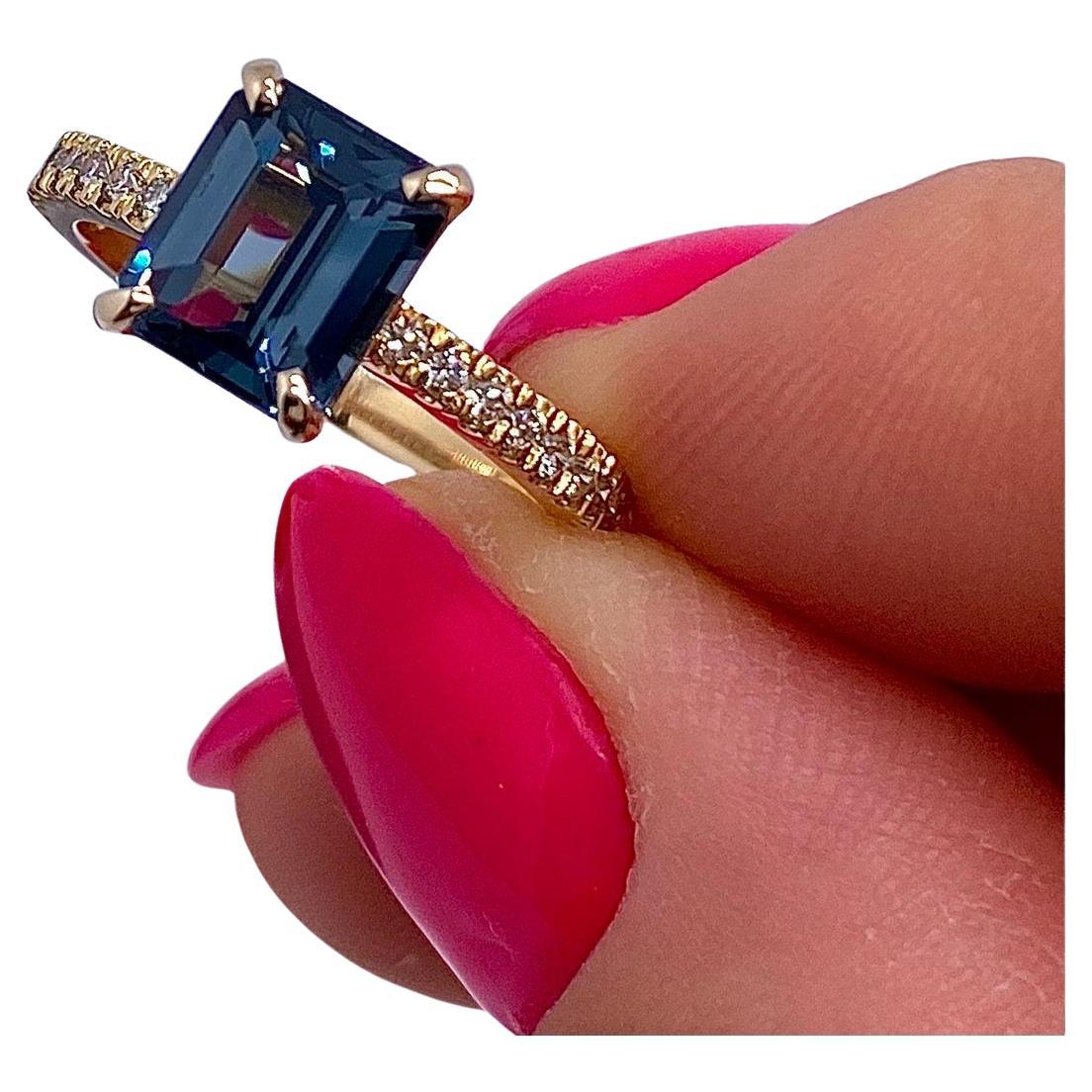 GFCO 2,45 Karat natürlicher blauer Spinell und Diamanten, massives 14 Karat Gelbgold, 7US