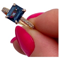 GFCO 2,45 Karat natürlicher blauer Spinell und Diamanten, massives 14 Karat Gelbgold, 7US